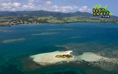 Îlet blanc face à Sainte-Rose et Basse Terre